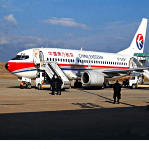 赤峰机场空运航空快运业稳步发展的原因是什么？